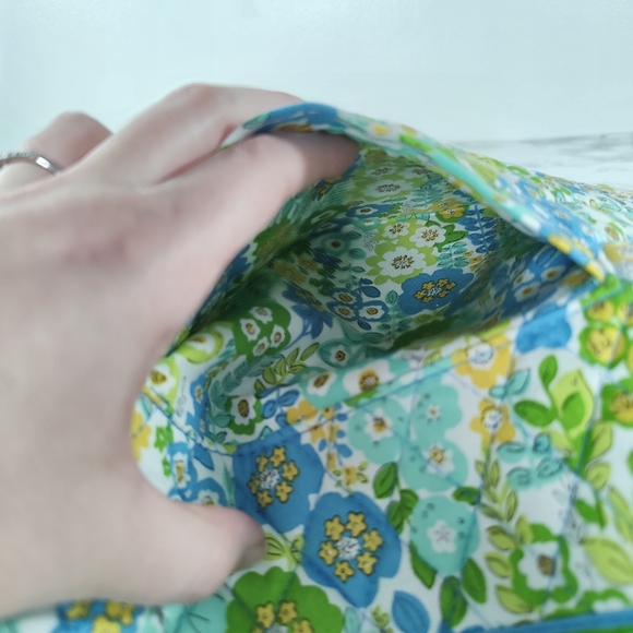 NWT Vera Bradley Slim Tote in English Meadow - Picture 5 of 5